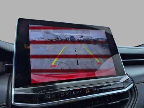 Used 2023 Jeep Compass Limited image 6