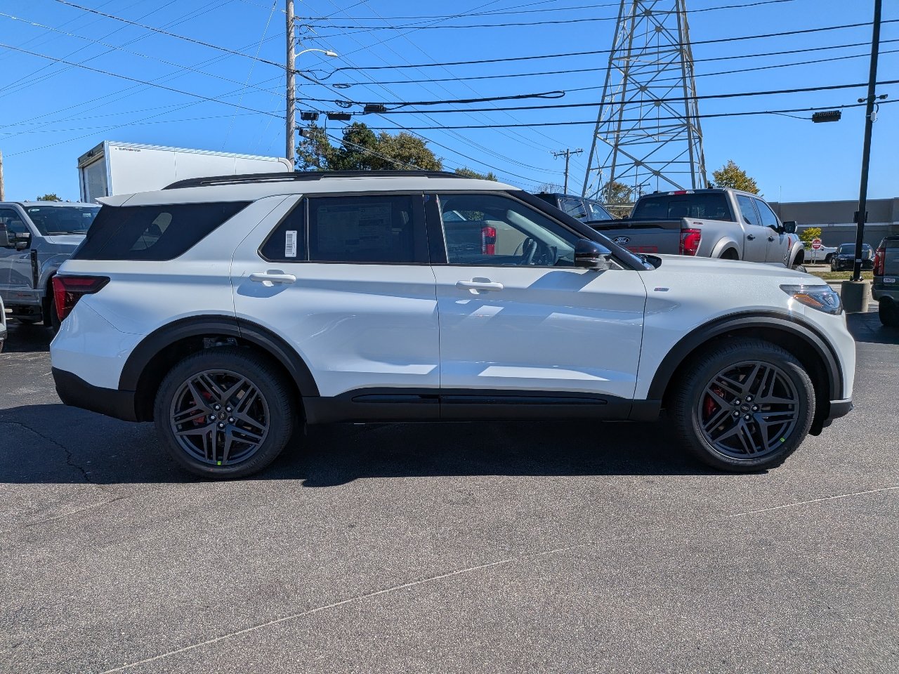 New 2027 Ford Explorer ST-Line w/ Premium Package AWD/4WD image 3