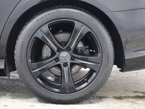 Used 2017 Mercedes-Benz E 300 4MATIC image 35