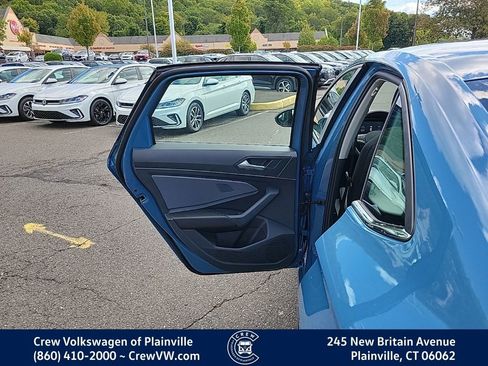 New 2025 Volkswagen Jetta SE image 32