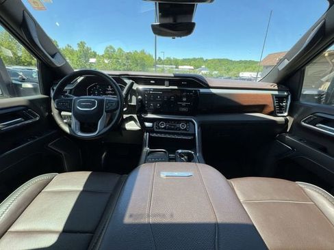 Used 2025 GMC Sierra 2500 Denali w/ Denali Reserve Package AWD/4WD image 21