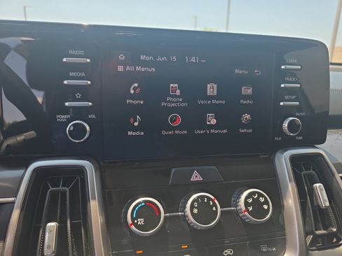 Used 2023 Kia Sorento LX FWD image 28