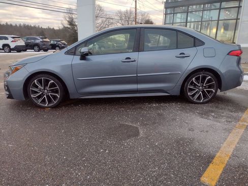 Used 2020 Toyota Corolla SE image 3