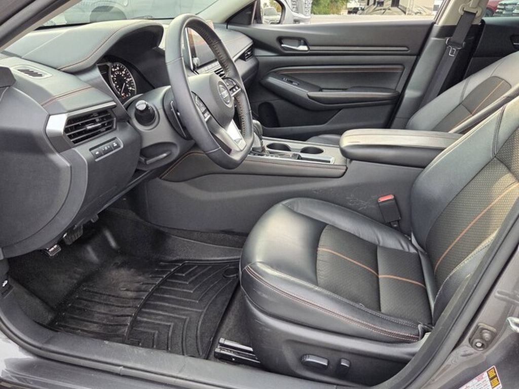 Used 2021 Nissan Altima 2.5 SR FWD image 3