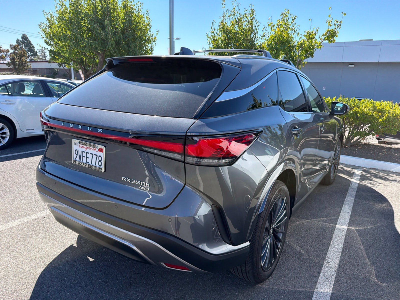 Certified 2025 Lexus RX 350h w/ Convenience Package AWD/4WD image 3