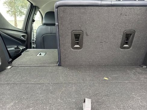 Used 2022 Chevrolet Bolt EUV LT w/ Convenience Package image 17