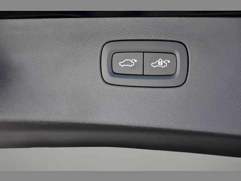 Certified 2023 Volvo XC90 B6 Ultimate w/ Protection Package Premier AWD/4WD image 26