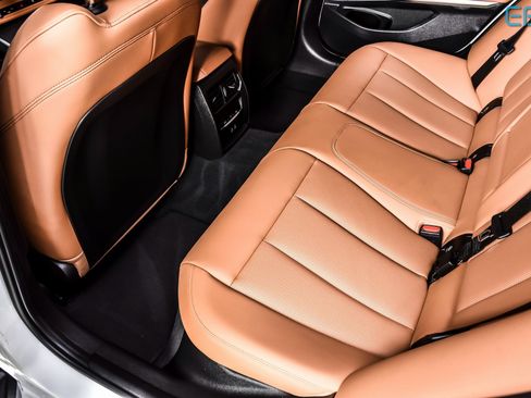 Used 2025 BMW 330i xDrive Sedan w/ M Sport Package image 17