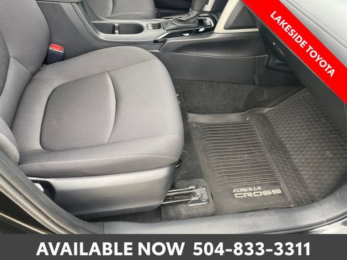 Certified 2024 Toyota Corolla Cross LE FWD image 18