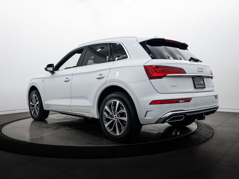 Certified 2023 Audi Q5 2.0T Premium w/ Convenience Package AWD/4WD image 5