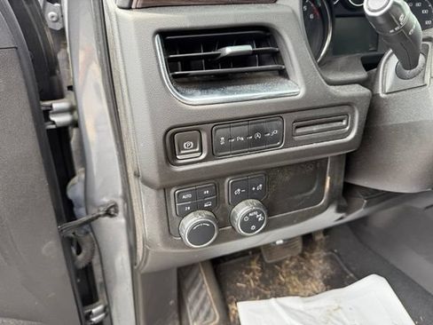 Used 2021 Chevrolet Suburban LT AWD/4WD image 15