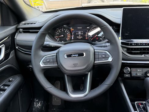 New 2026 Jeep Compass Latitude image 20