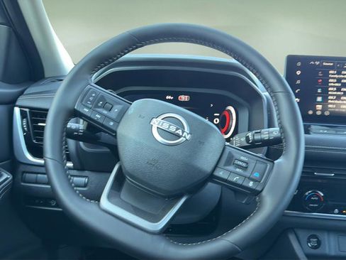 Certified 2026 Nissan Rogue SL AWD/4WD image 9