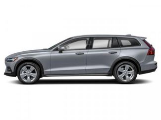 Used 2022 Volvo V60 T5 Cross Country w/ Climate Package video 3