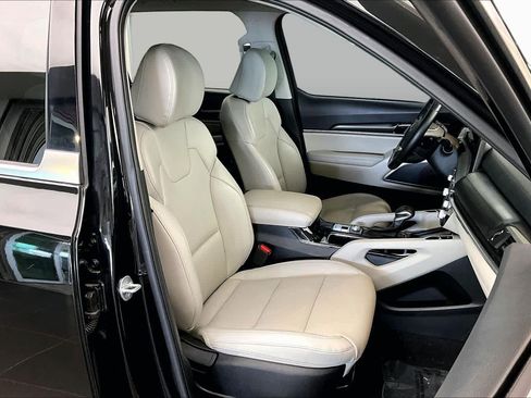 Used 2024 Kia Telluride S FWD image 9