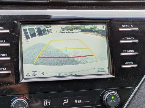 Used 2018 Toyota Camry SE image 23