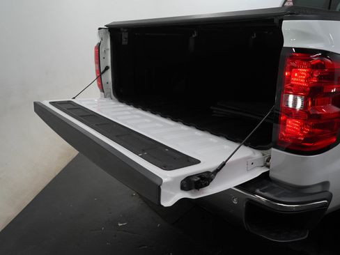 Used 2017 Chevrolet Silverado 1500 LT w/ LT Fleet Plus Package AWD/4WD image 9