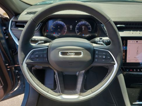 New 2026 Jeep Grand Cherokee Limited AWD/4WD image 18