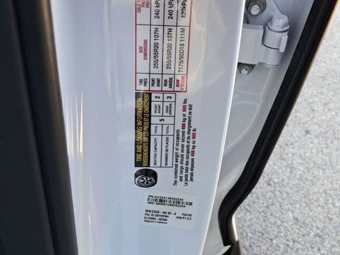 New 2025 Nissan Murano SL image 32