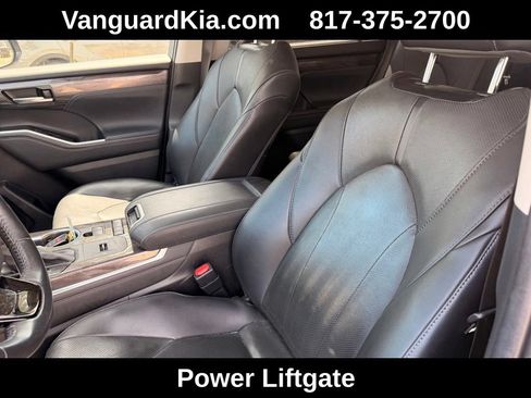 Used 2021 Toyota Highlander Limited FWD image 13