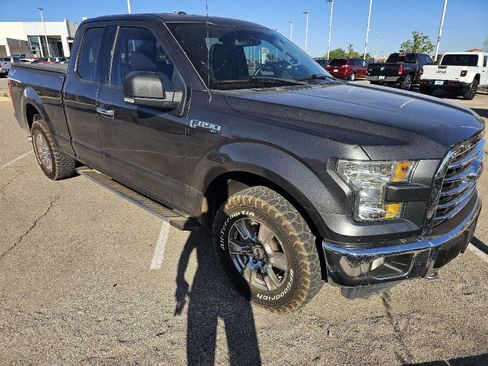 Used 2015 Ford F150 XLT w/ Equipment Group 302A Luxury image 9