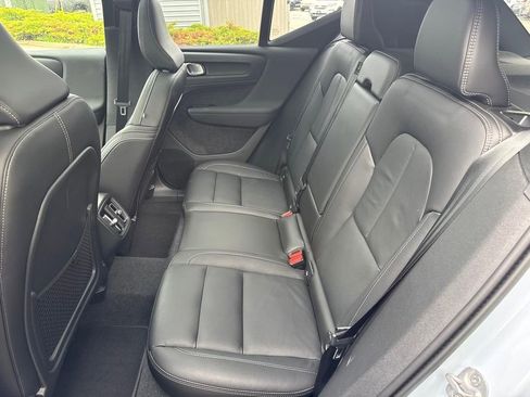 Certified 2024 Volvo XC40 B5 Ultimate w/ Protection Package Premier AWD/4WD image 8