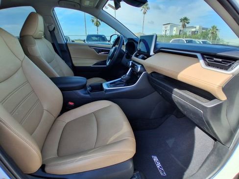 Used 2023 Toyota RAV4 XLE Premium FWD image 12