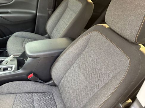Used 2023 Chevrolet Equinox LT FWD image 29