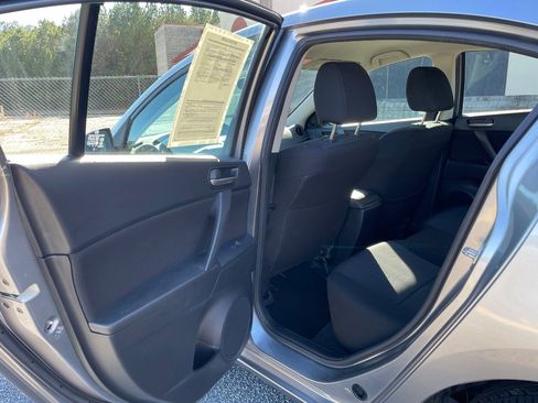 Used 2010 MAZDA MAZDA3 i Touring image 14