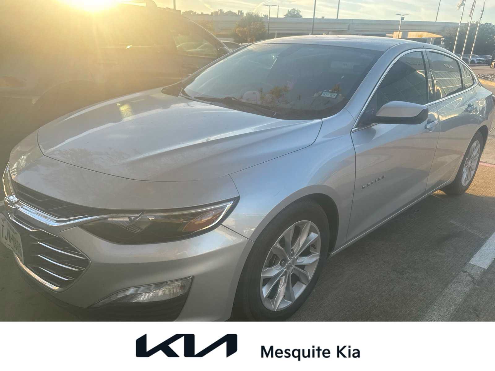 Used 2022 Chevrolet Malibu LT FWD image 1