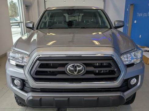 Used 2020 Toyota Tacoma SR5 w/ Technology Package image 2