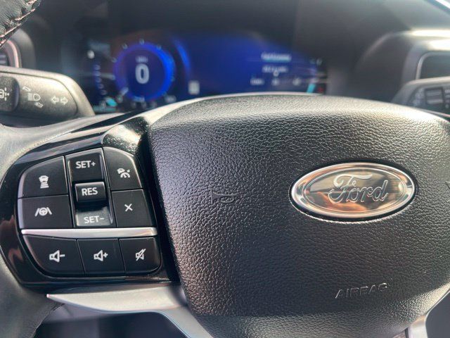 Used 2023 Ford Explorer Platinum w/ Technology Package AWD/4WD image 27