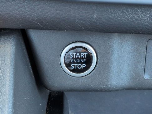 Used 2023 Nissan Rogue SV FWD image 28