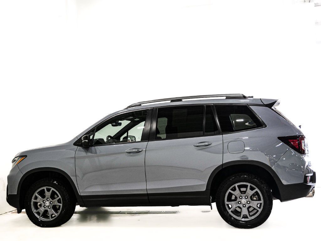Used 2025 Honda Passport TrailSport image 6