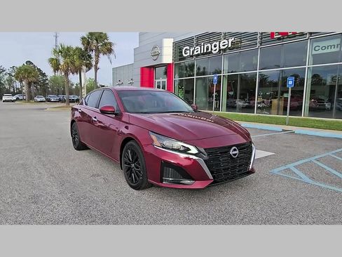 Used 2025 Nissan Altima 2.5 SV w/ SV Special Edition Package image 18