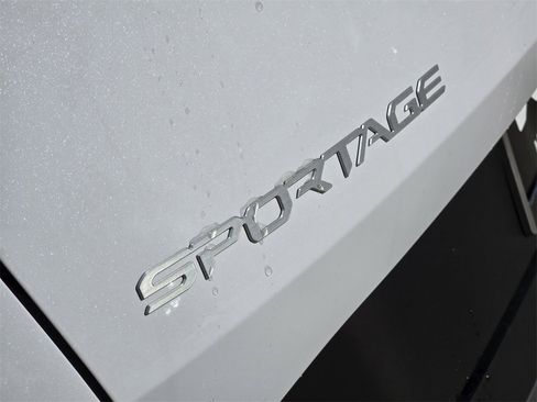 New 2026 Kia Sportage LX w/ LX Convenience Package image 7