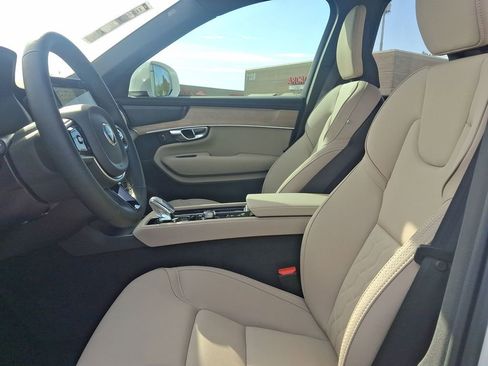 New 2026 Volvo XC90 B6 Plus w/ Protection Package Premier image 14