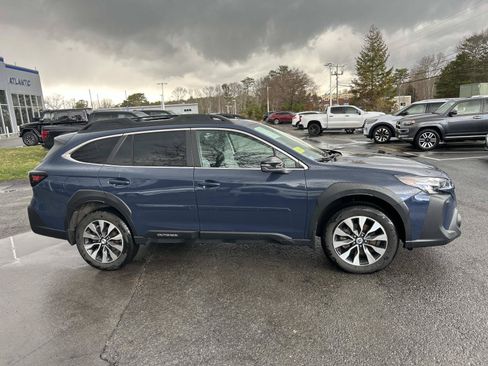 Used 2023 Subaru Outback Limited AWD/4WD image 2