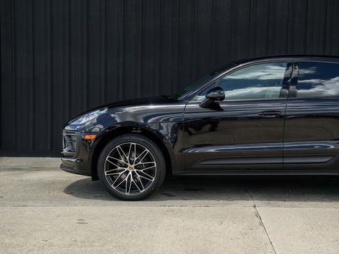 New 2025 Porsche Macan image 11