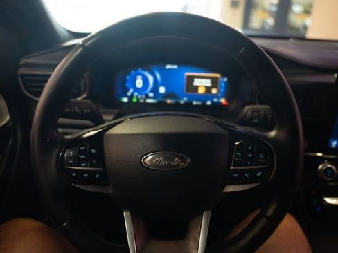 Used 2022 Ford Explorer Platinum w/ Equipment Group 601A image 15