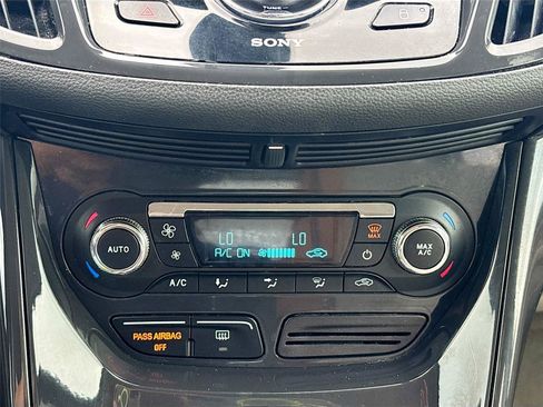 Used 2016 Ford Escape Titanium FWD image 17