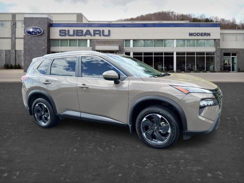 Used 2024 Nissan Rogue SV w/ SV Premium Package AWD/4WD image 3