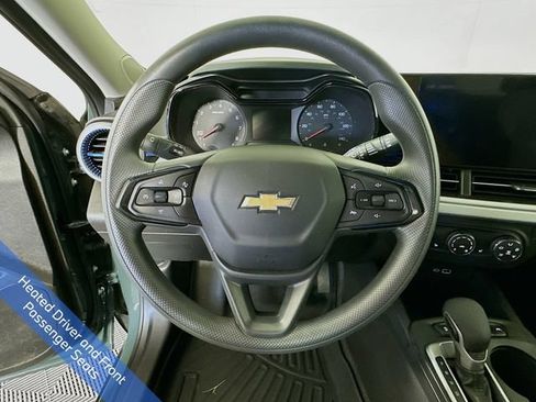 Used 2025 Chevrolet Trax LS w/ LS Convenience Package FWD image 14
