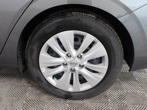 Used 2025 Nissan Sentra S FWD image 16