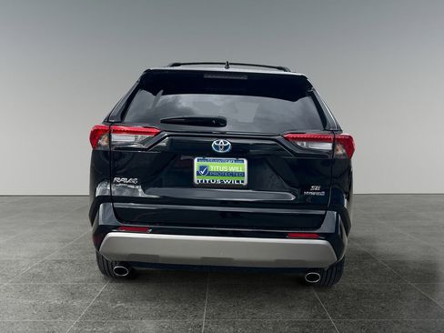 Used 2022 Toyota RAV4 SE w/ Convenience Package AWD/4WD image 9