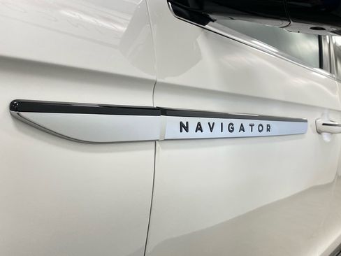 New 2026 Lincoln Navigator L Reserve image 17
