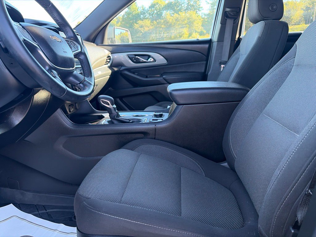 Used 2023 Chevrolet Traverse LT w/ LPO, Floor Liner Package AWD/4WD image 17