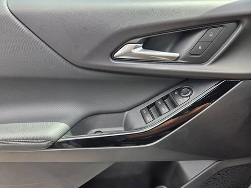 Used 2025 Chevrolet Equinox LT FWD image 18