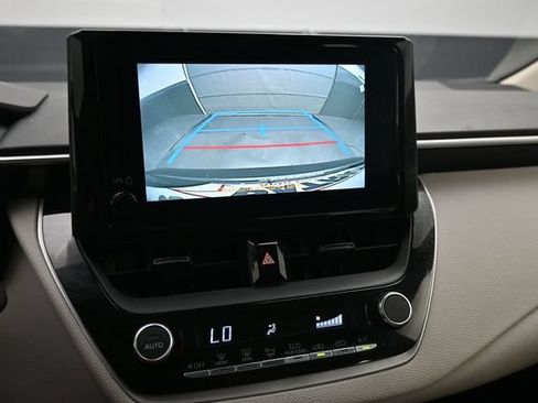 Used 2025 Toyota Corolla LE FWD image 9