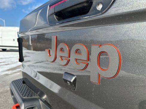 Used 2023 Jeep Gladiator Mojave w/ Cold Weather Group image 47